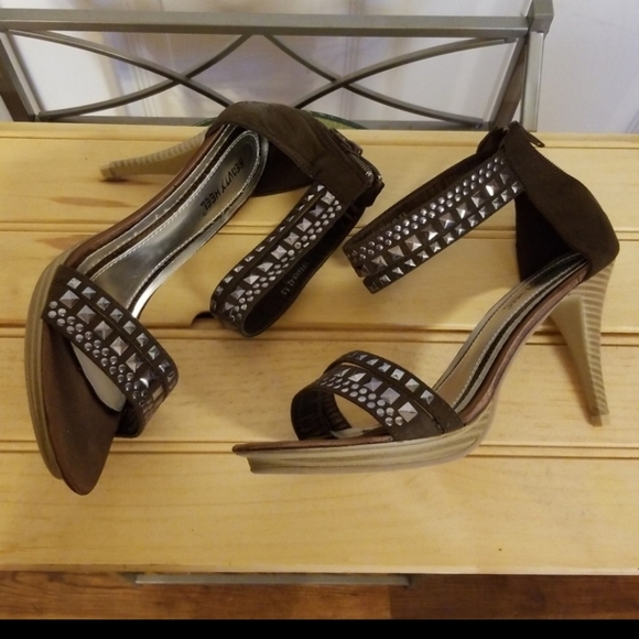 beauty heeled Shoes - Beauty  heel  adorable brown suede heeled shoes